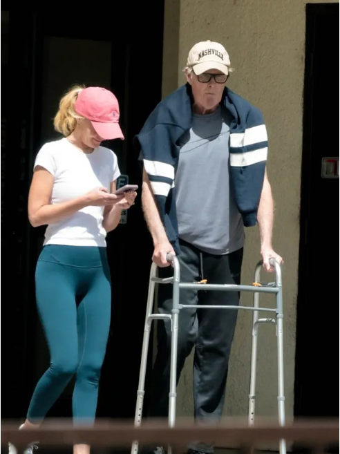 David Hasselhoff Walker Outing: What’s Really Going On